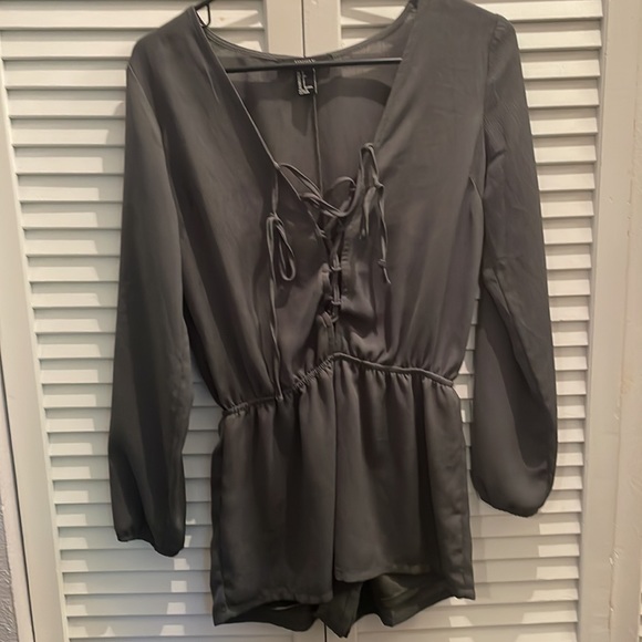 Short one-piece - Picture 2 of 4